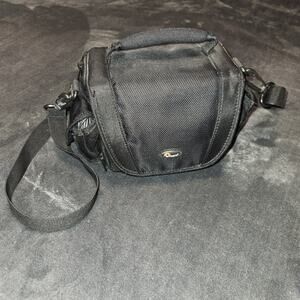 Lowepro Edit 110 Black Padded Camera Bag w/ Shoulder Strap - Black